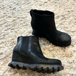 SOREL Joan of Artic Wedge Chelsea Booties